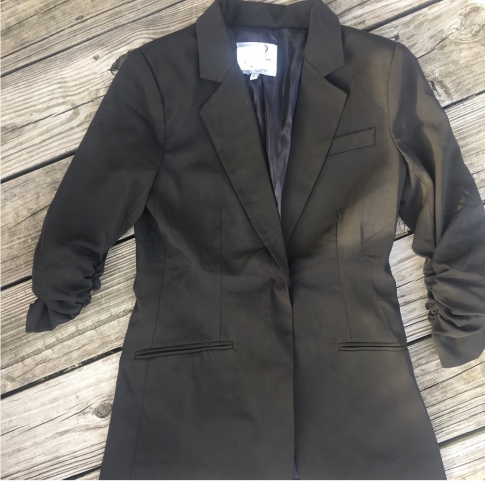🛑 Gone 🛑 🏃‍♂️ Black Blazer Long & Fitted